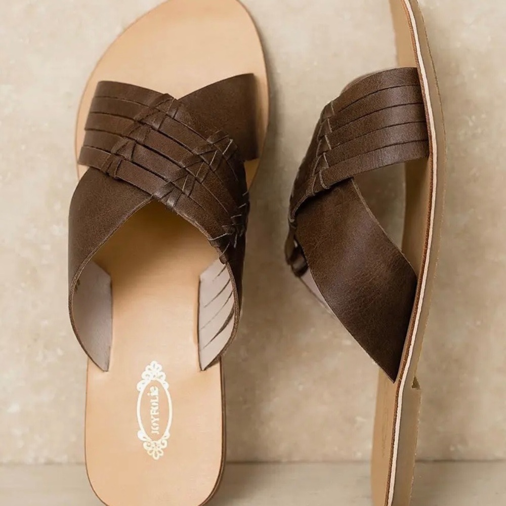 Leather Sandal in Rich Brown